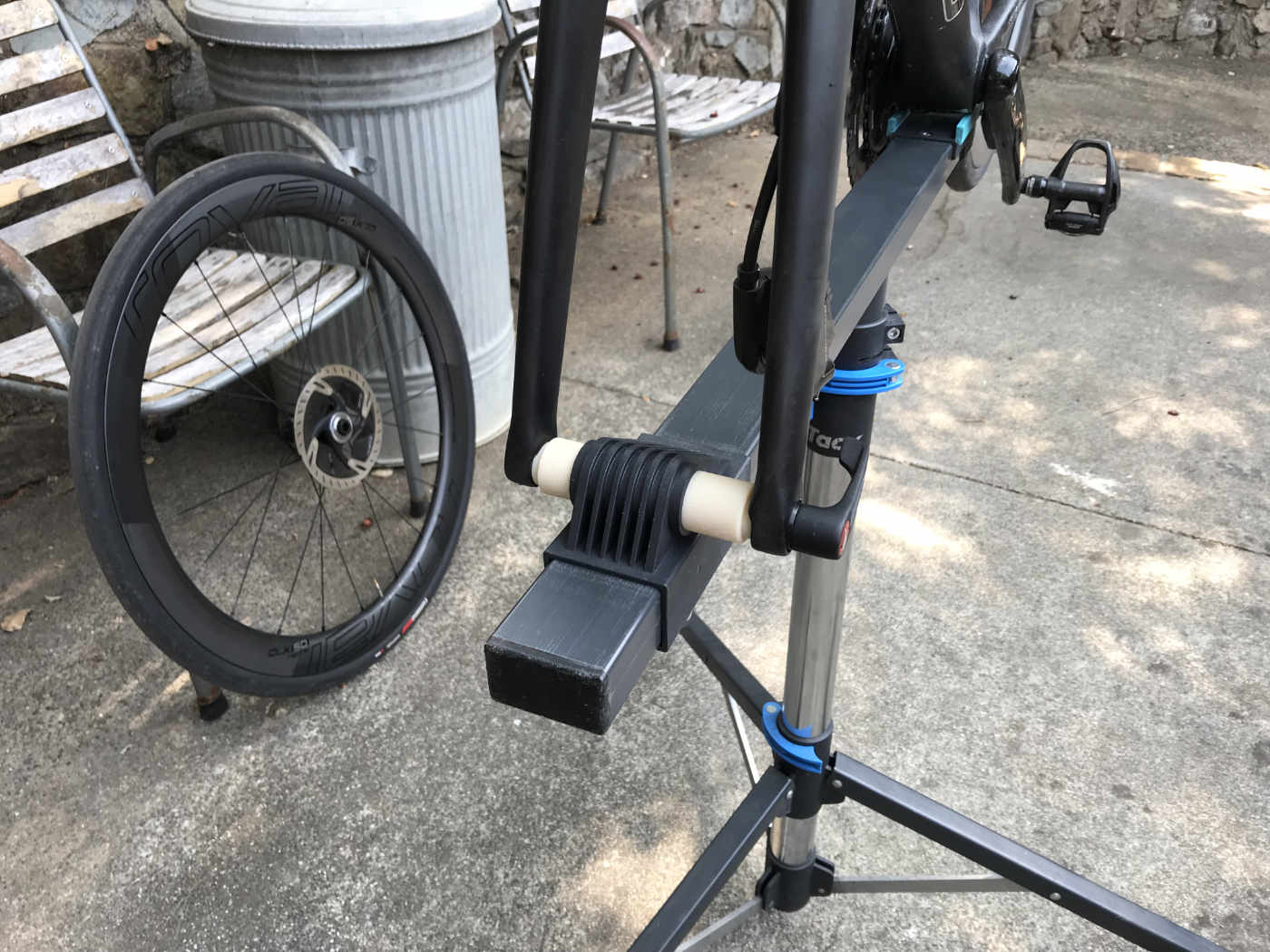 tacx workstand thru axle adapter