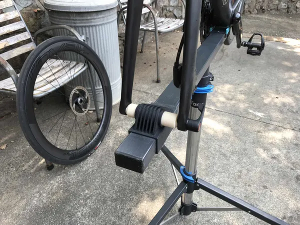 Thru-Axle bike fork mounted on the bike stand.